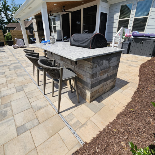Outdoor Kitchens & Dining Areas